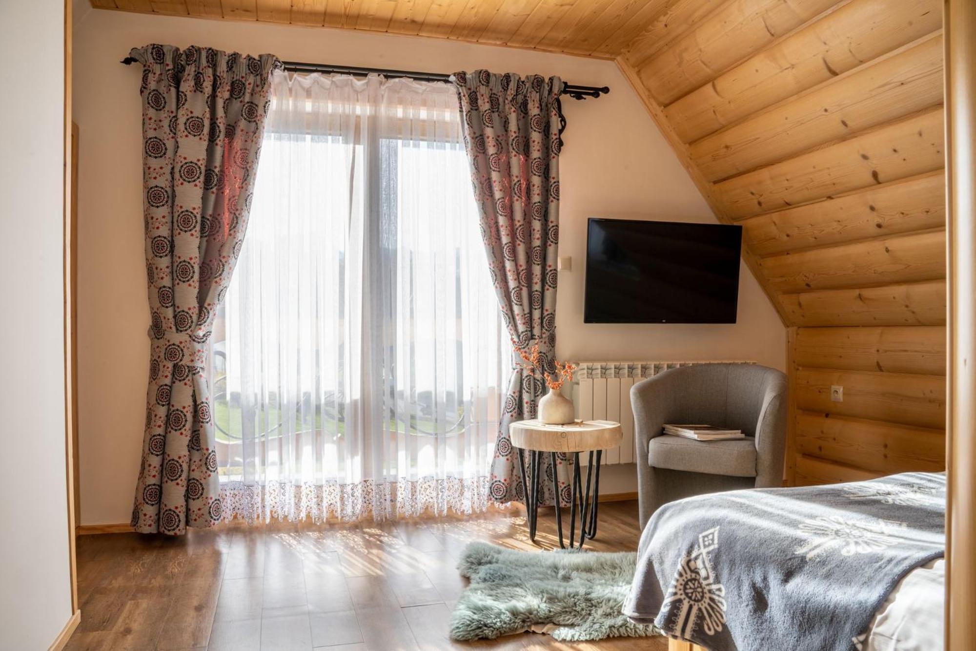 Lux-House & Jacuzzi Sauna زاكوباني المظهر الخارجي الصورة